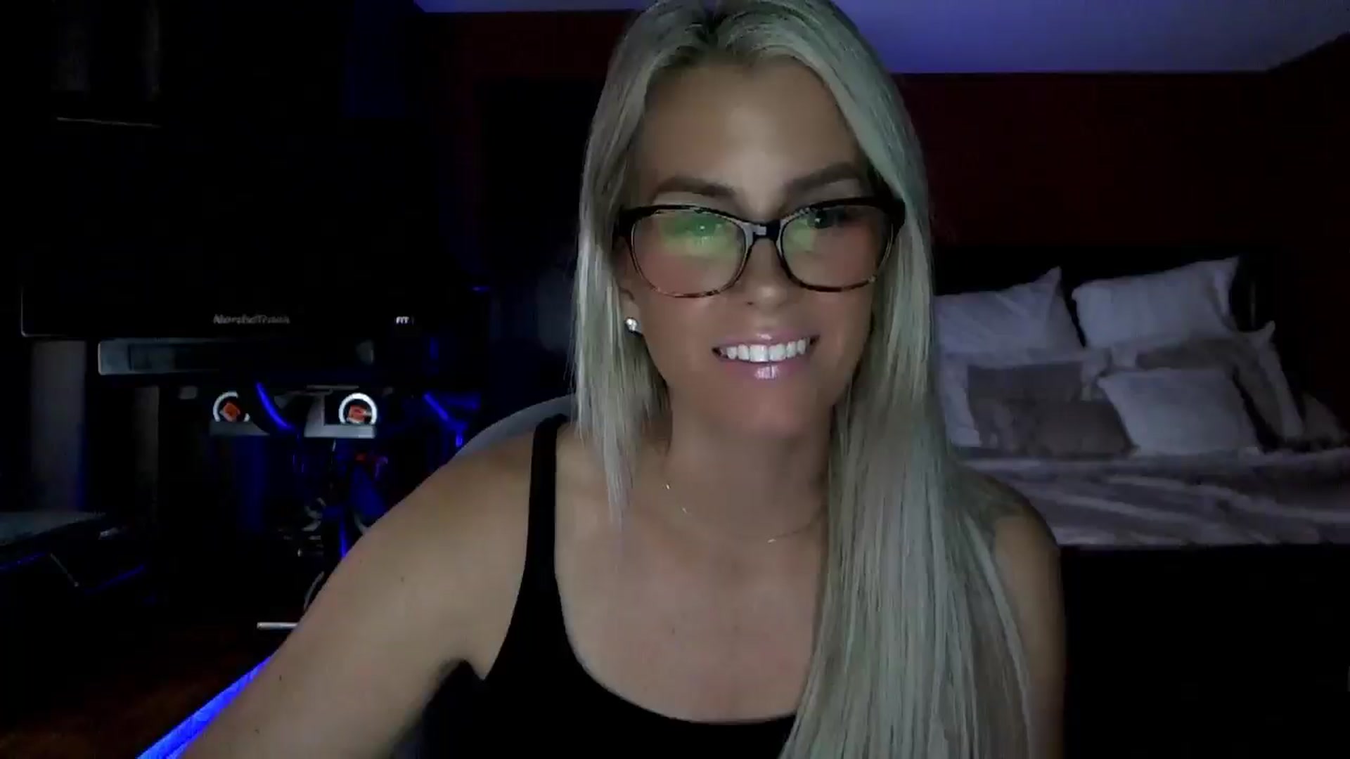 Gallery image thumbnail from Cora9's myfreecams stream on, 09/25/2025, 05:06 image 8 of 20