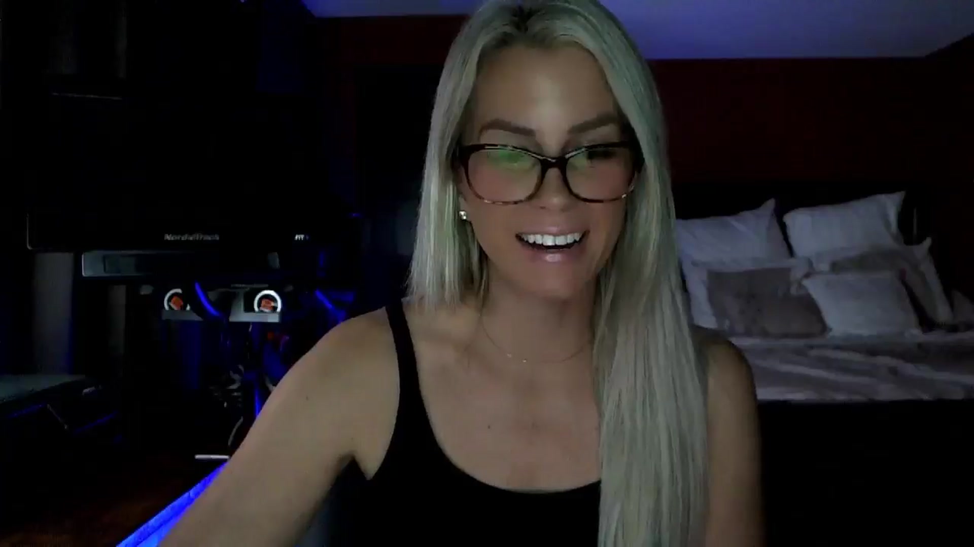 Gallery image thumbnail from Cora9's myfreecams stream on, 09/25/2025, 05:06 image 15 of 20