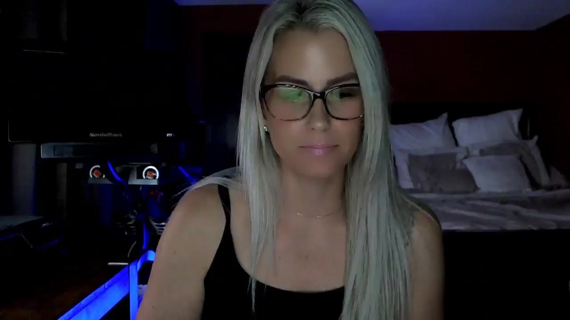 Gallery image thumbnail from Cora9's myfreecams stream on, 09/25/2025, 05:06 image 2 of 20
