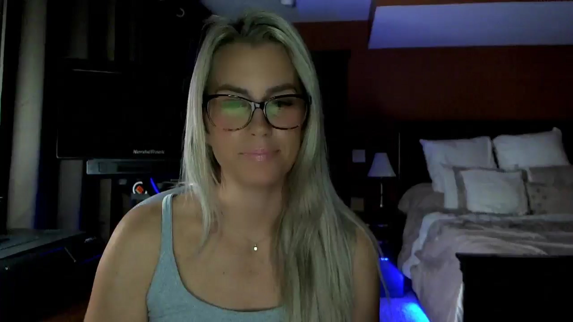 Gallery image thumbnail from Cora9's myfreecams stream on, 10/14/2025, 05:09 image 6 of 20