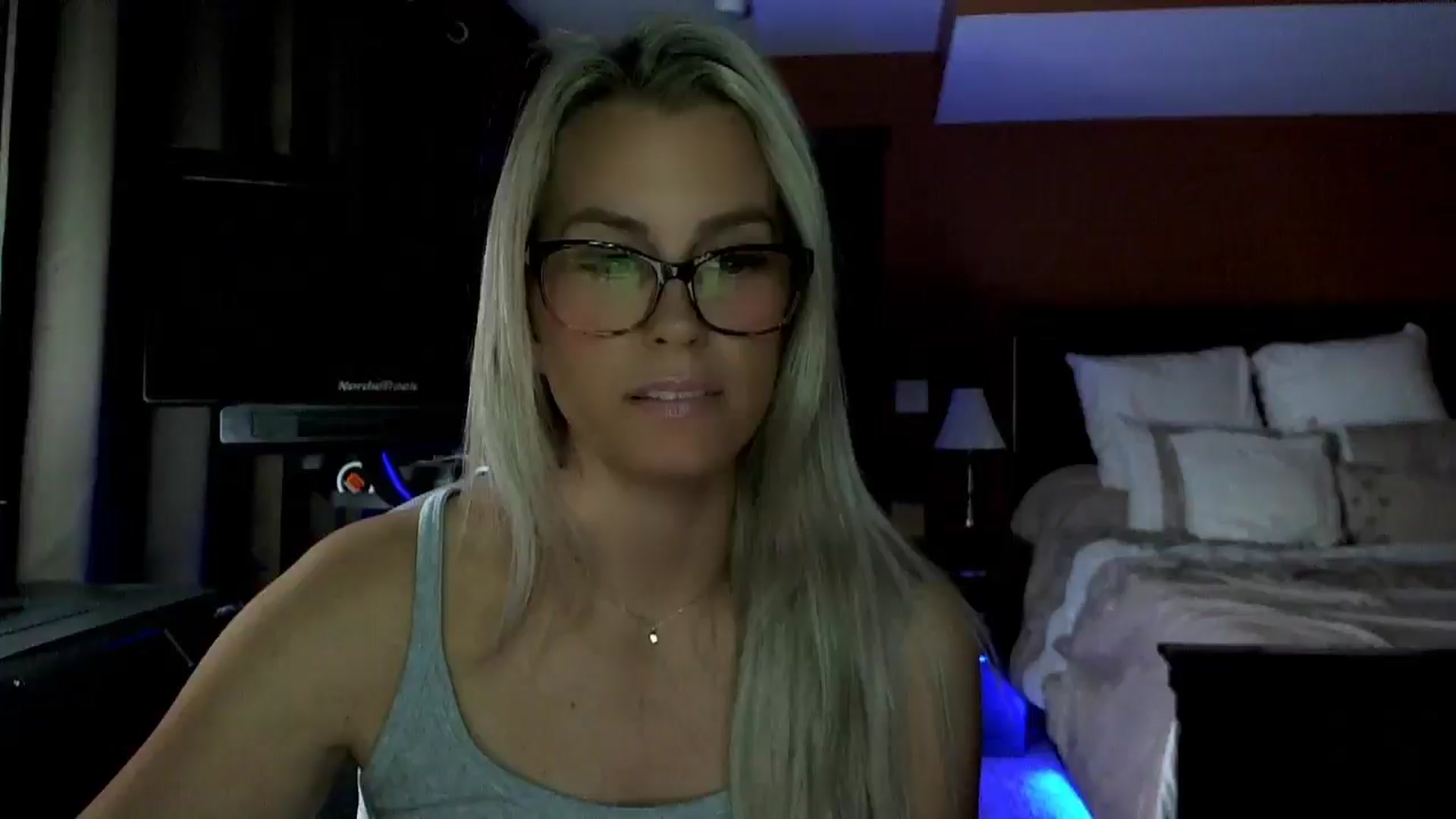 Gallery image thumbnail from Cora9's myfreecams stream on, 10/14/2025, 05:09 image 10 of 20