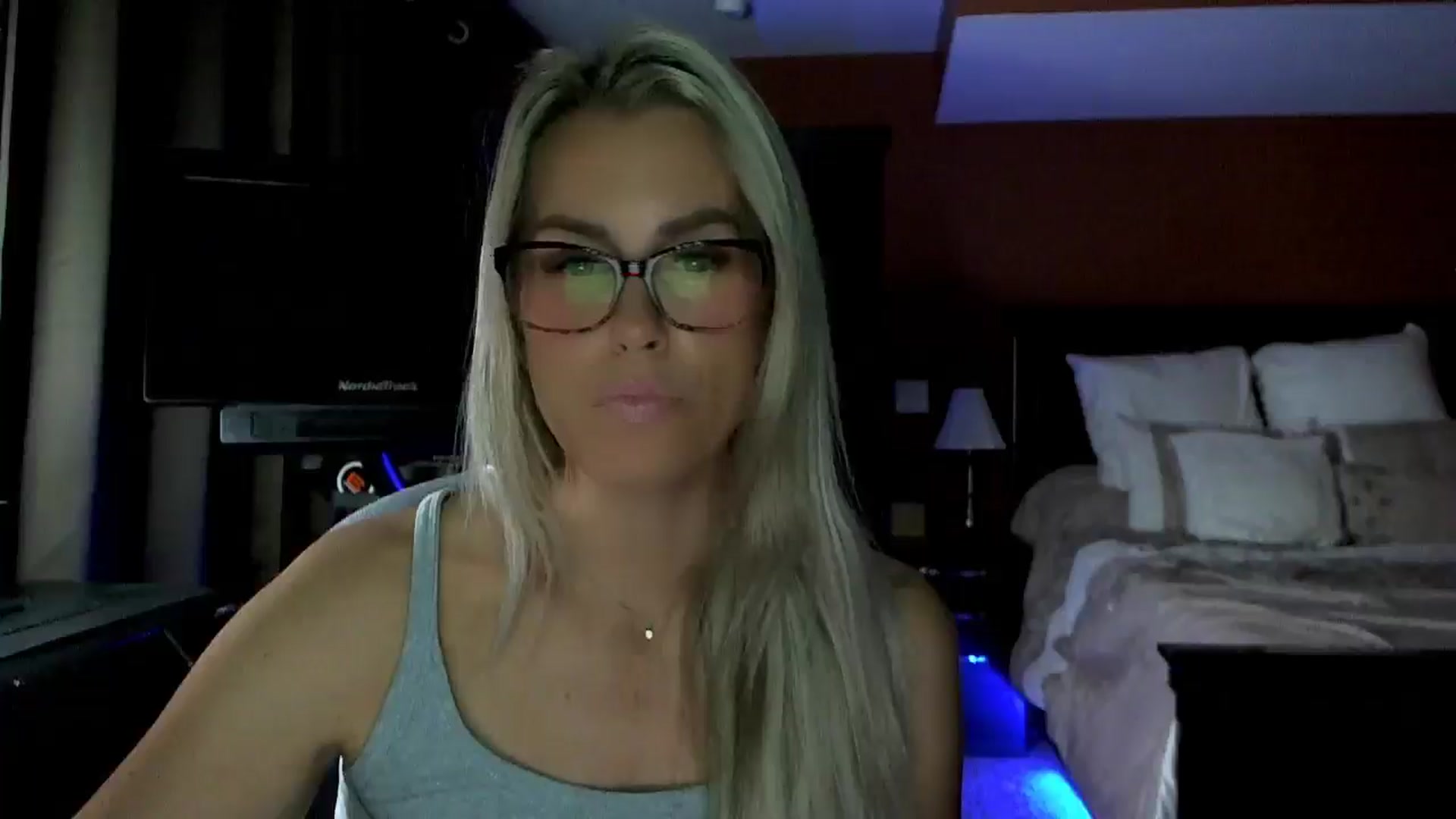 Gallery image thumbnail from Cora9's myfreecams stream on, 10/14/2025, 05:09 image 7 of 20