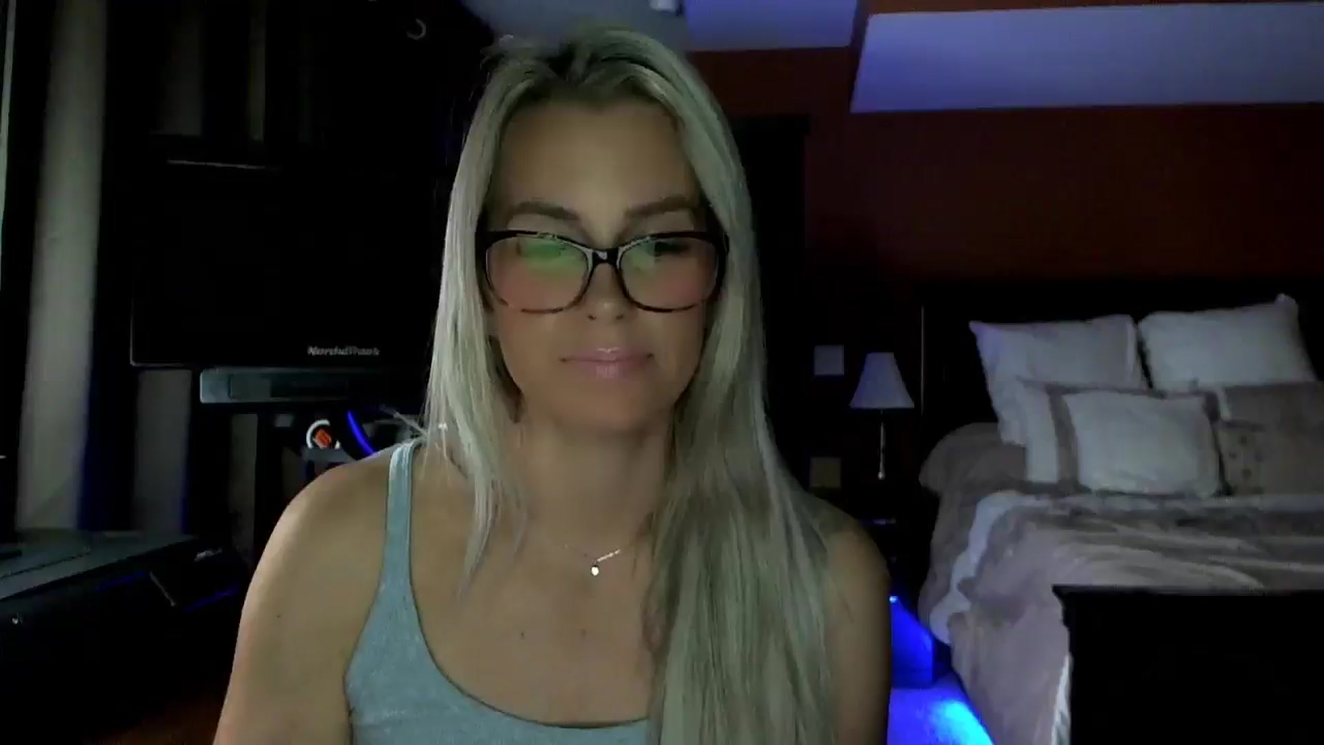 Gallery image thumbnail from Cora9's myfreecams stream on, 10/14/2025, 05:09 image 14 of 20