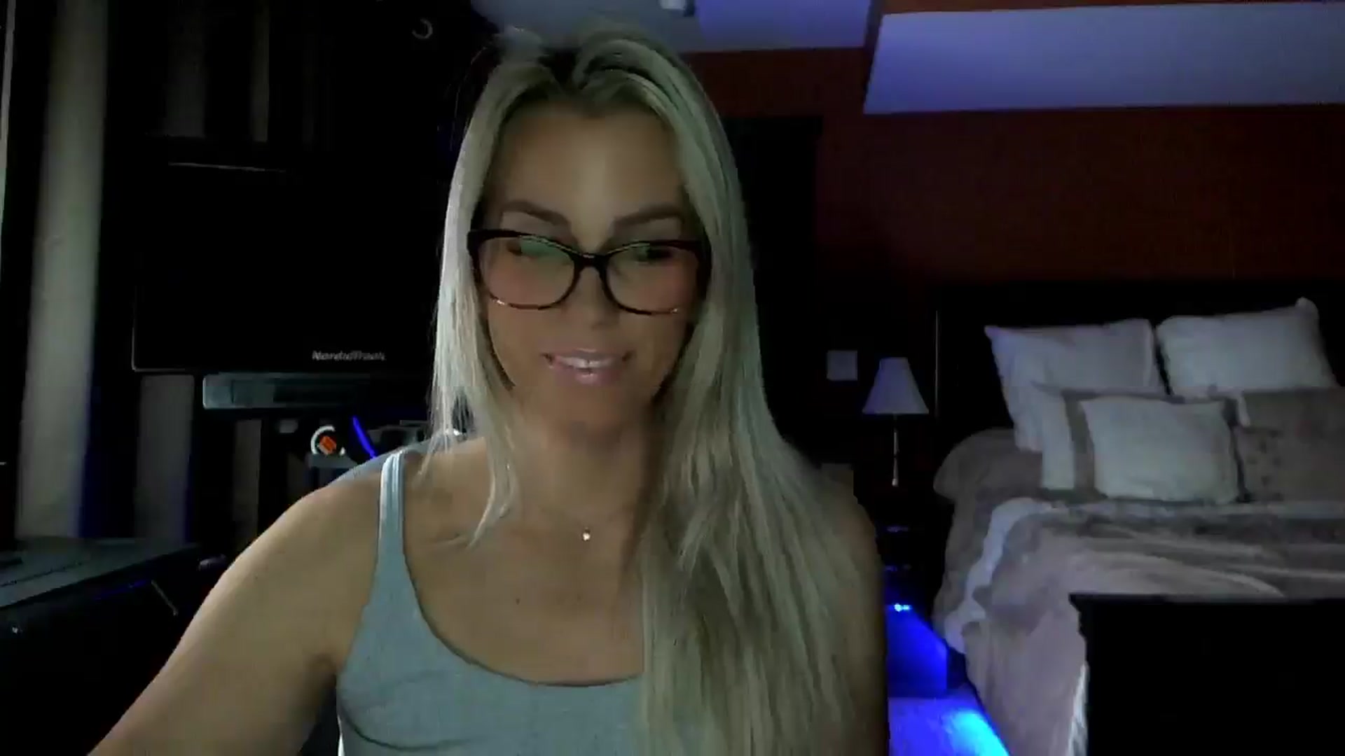 Gallery image thumbnail from Cora9's myfreecams stream on, 10/14/2025, 05:09 image 18 of 20