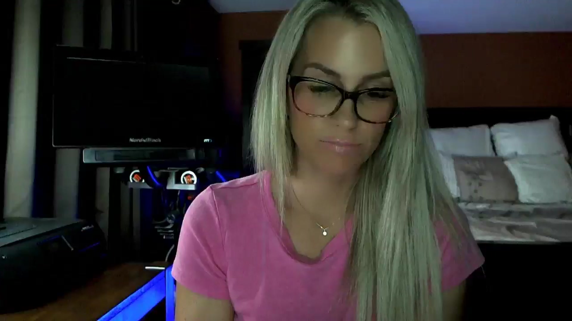 Gallery image thumbnail from Cora9's myfreecams stream on, 10/15/2025, 04:23 image 9 of 20