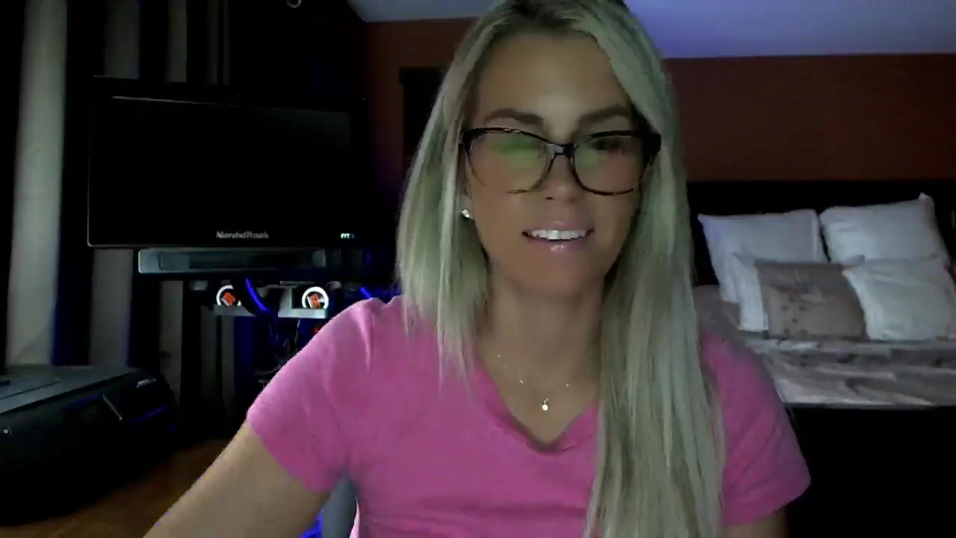 Gallery image thumbnail from Cora9's myfreecams stream on, 10/15/2025, 04:23 image 16 of 20