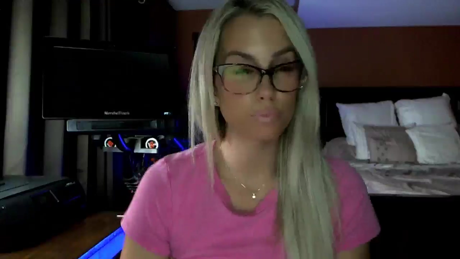 Gallery image thumbnail from Cora9's myfreecams stream on, 10/15/2025, 04:23 image 8 of 20