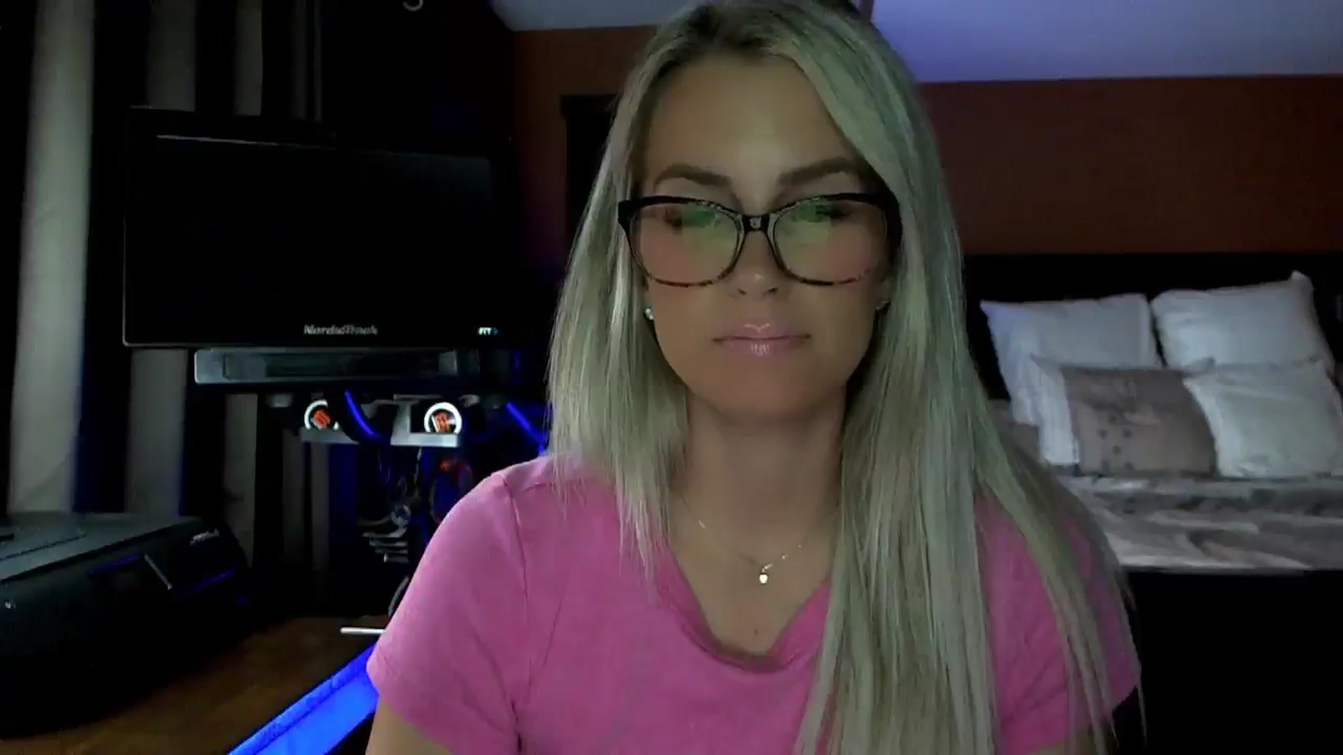 Gallery image thumbnail from Cora9's myfreecams stream on, 10/15/2025, 04:23 image 19 of 20