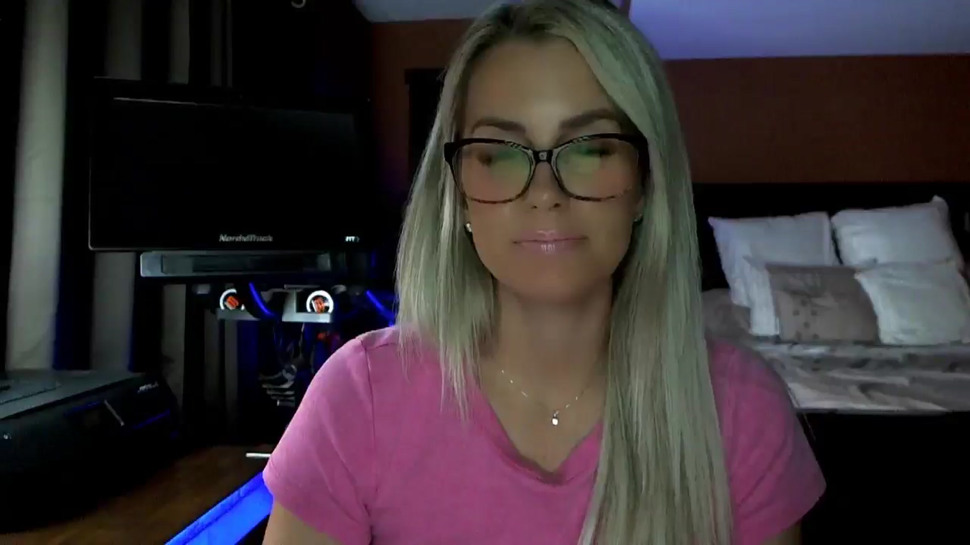 Gallery image thumbnail from Cora9's myfreecams stream on, 10/15/2025, 04:23 image 18 of 20