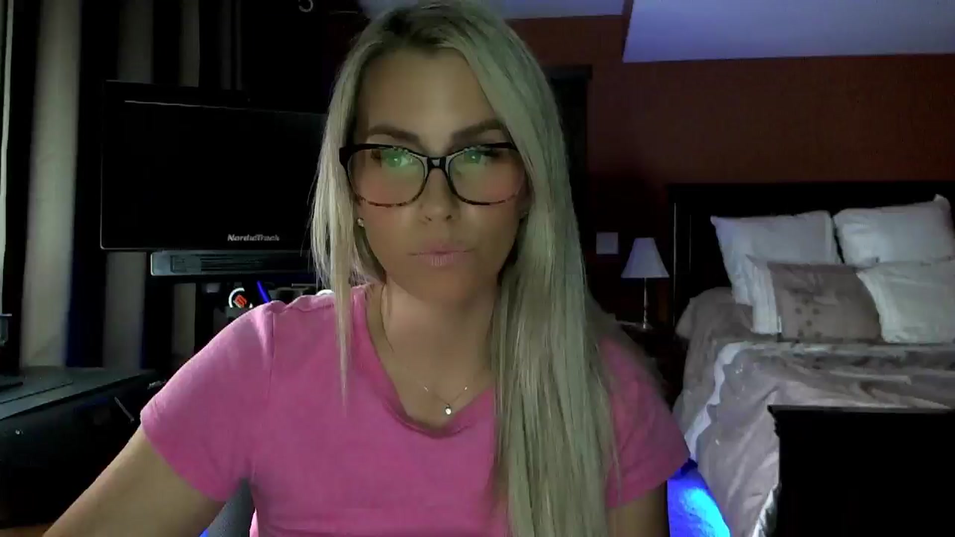 Gallery image thumbnail from Cora9's myfreecams stream on, 10/15/2025, 04:23 image 2 of 20