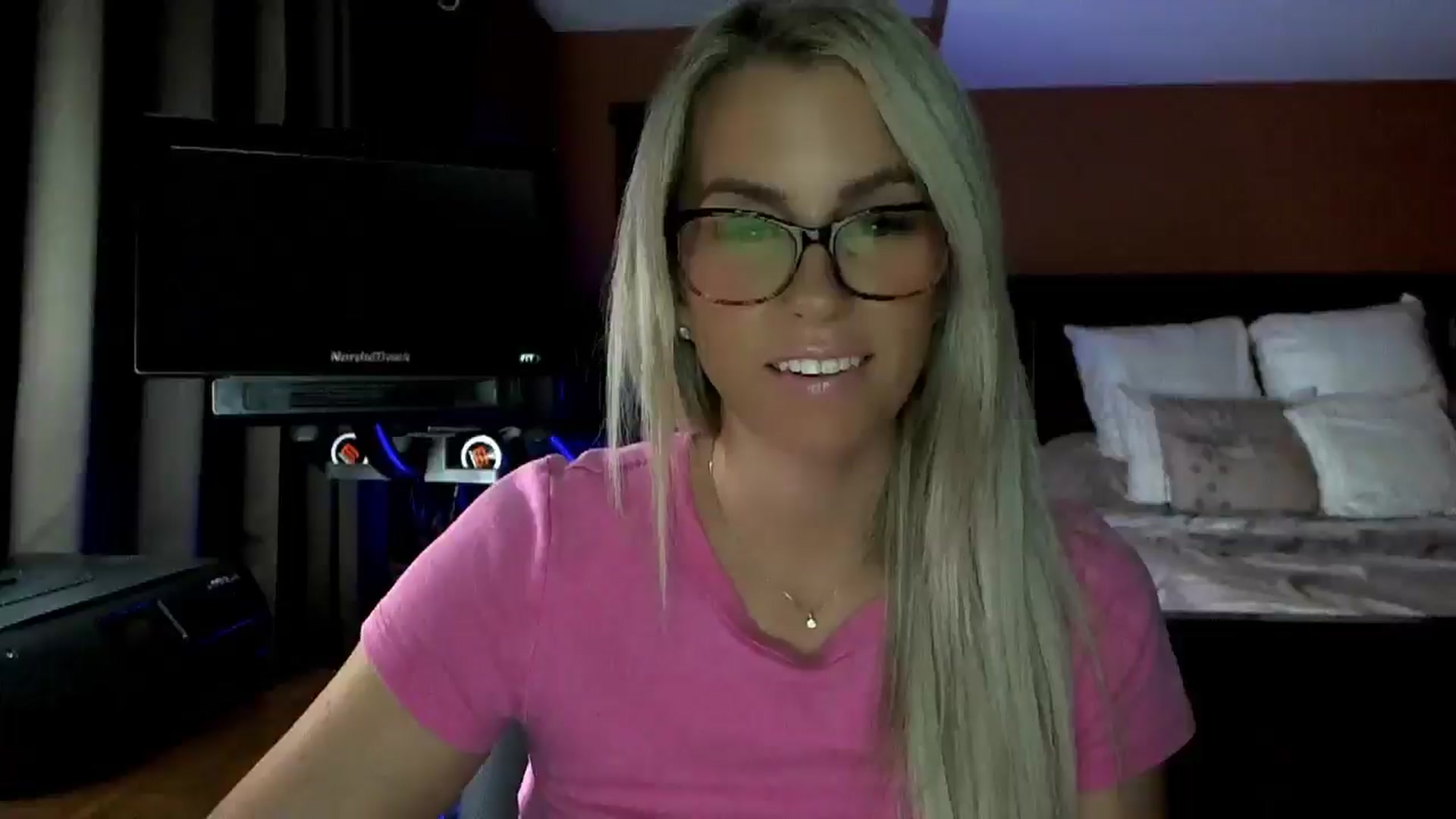 Gallery image thumbnail from Cora9's myfreecams stream on, 10/15/2025, 04:23 image 5 of 20
