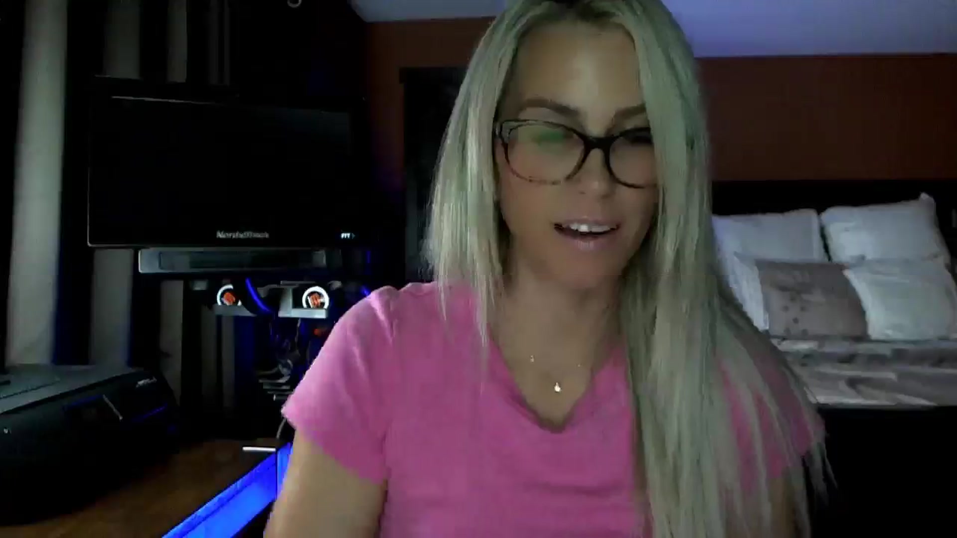 Gallery image thumbnail from Cora9's myfreecams stream on, 10/15/2025, 04:23 image 10 of 20