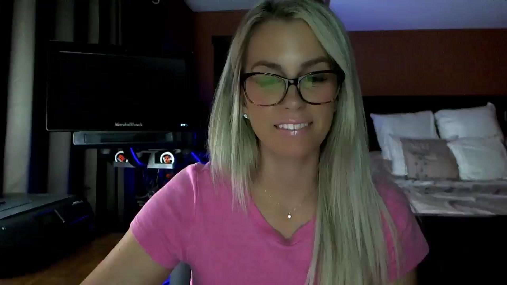 Gallery image thumbnail from Cora9's myfreecams stream on, 10/15/2025, 04:23 image 17 of 20