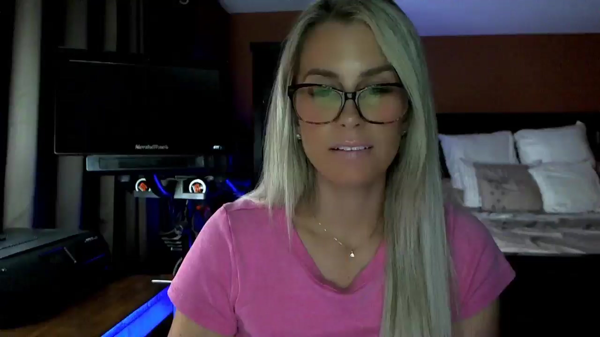 Gallery image thumbnail from Cora9's myfreecams stream on, 10/15/2025, 04:55 image 8 of 20