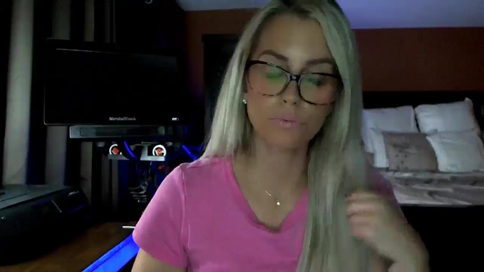 Gallery image thumbnail from Cora9's myfreecams stream on, 10/15/2025, 04:55 image 2 of 20