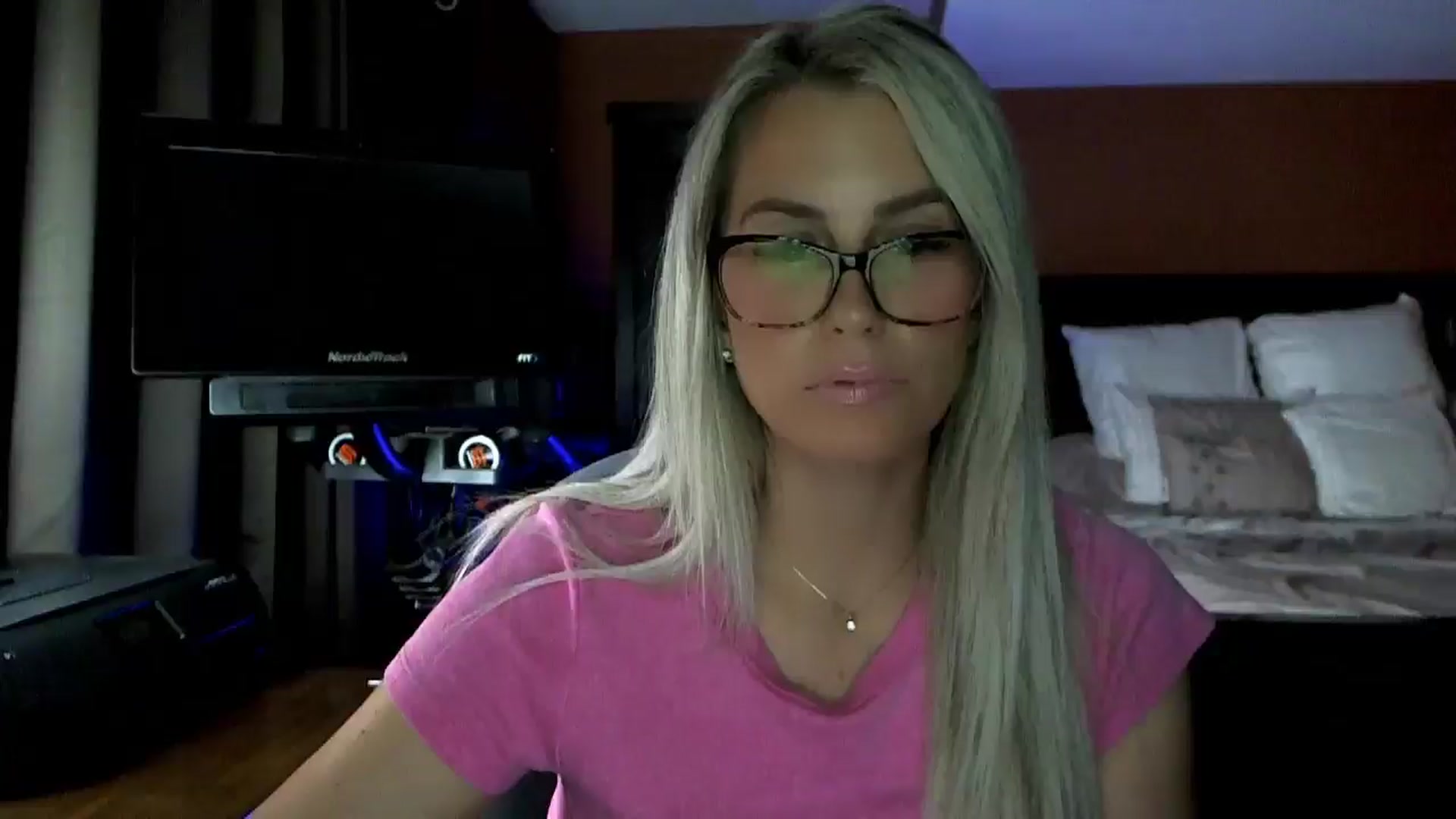 Gallery image thumbnail from Cora9's myfreecams stream on, 10/15/2025, 04:55 image 19 of 20