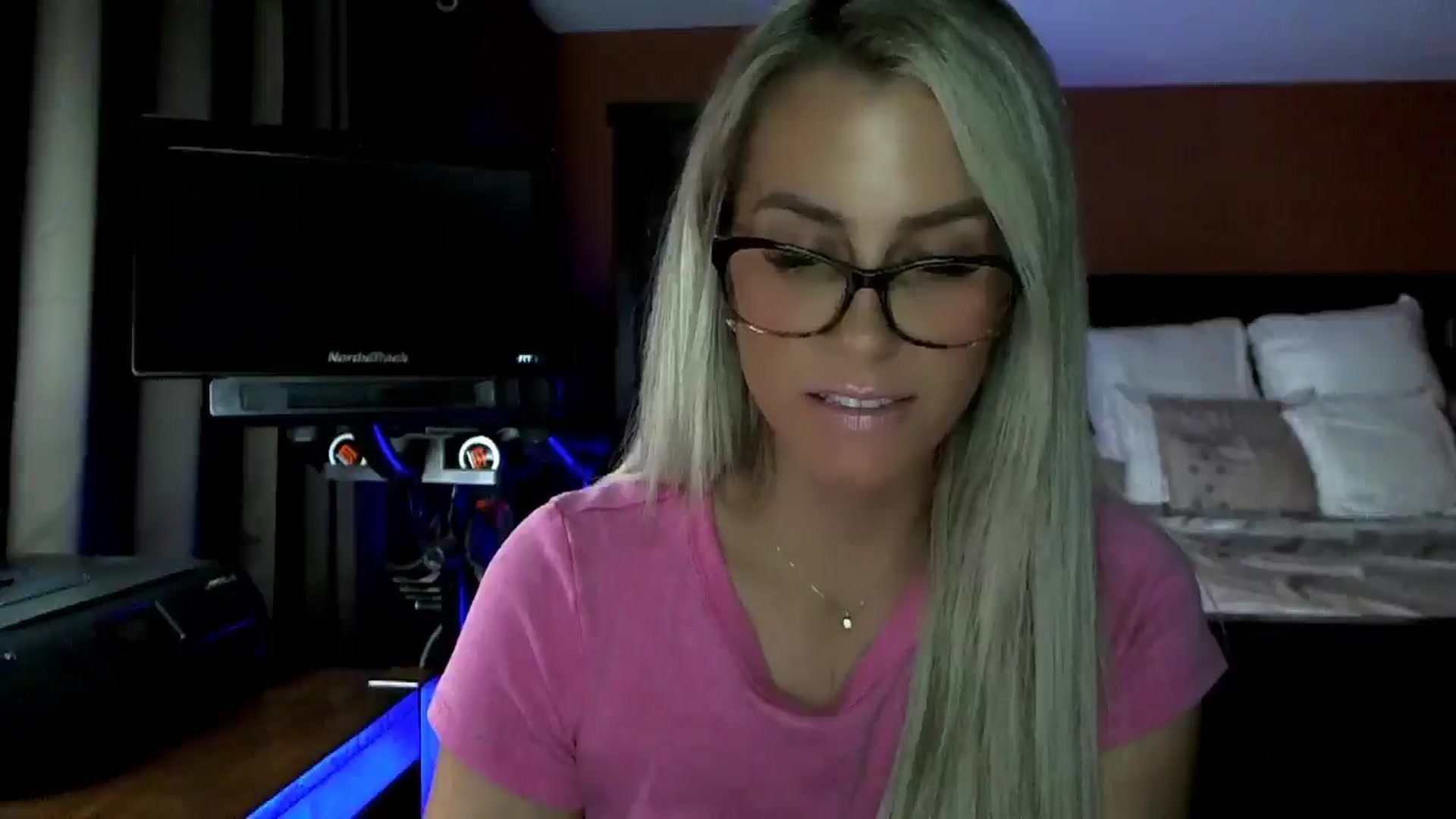 Gallery image thumbnail from Cora9's myfreecams stream on, 10/15/2025, 04:55 image 3 of 20