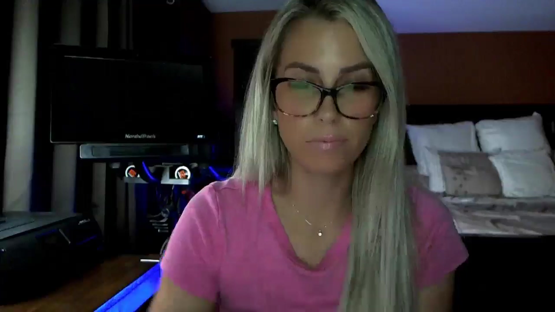 Gallery image thumbnail from Cora9's myfreecams stream on, 10/15/2025, 04:55 image 4 of 20