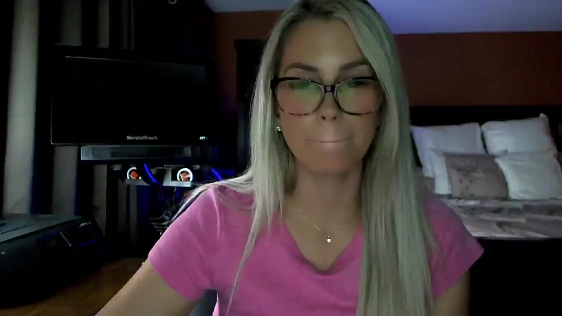 Gallery image thumbnail from Cora9's myfreecams stream on, 10/15/2025, 04:55 image 12 of 20