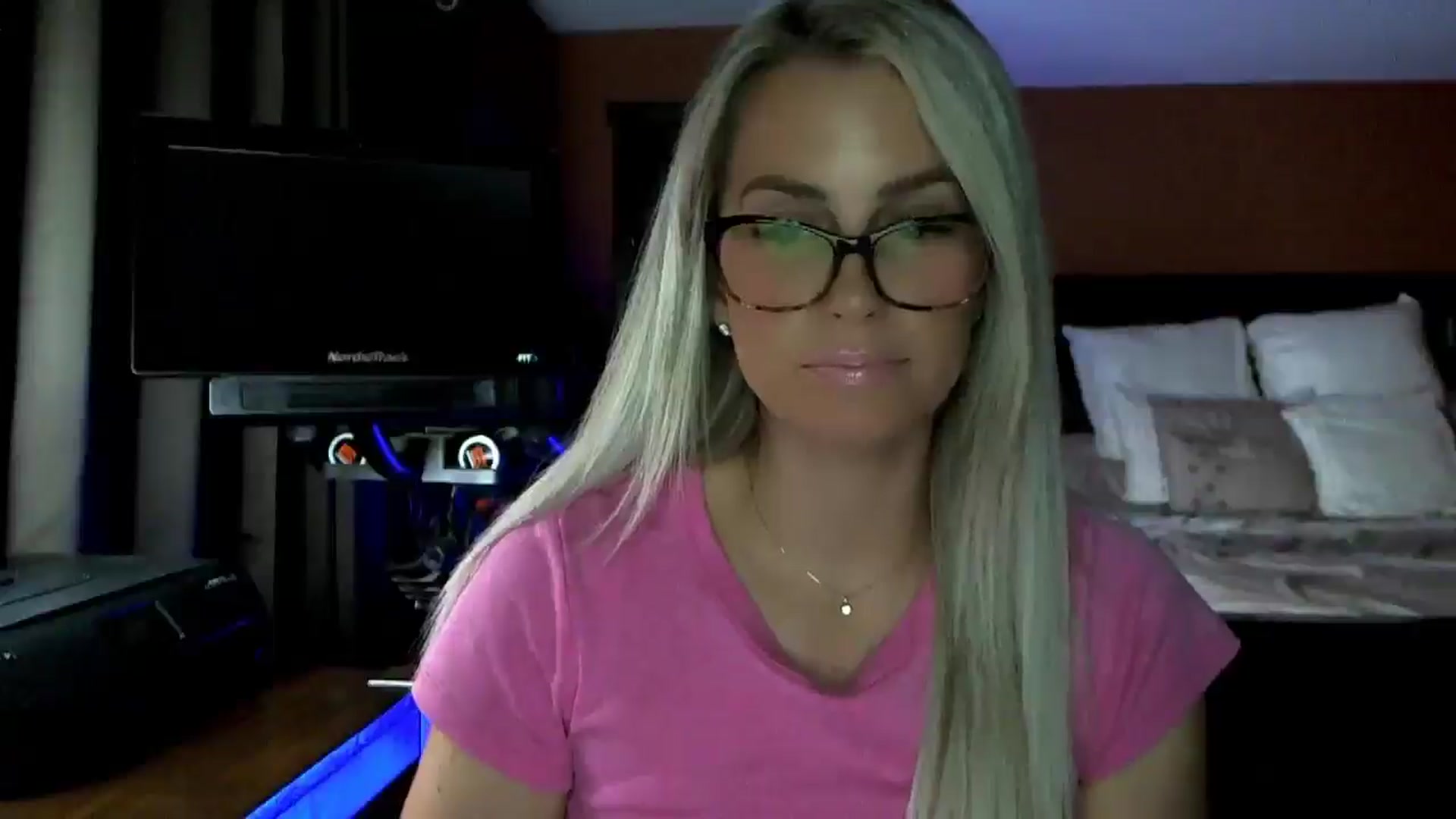 Gallery image thumbnail from Cora9's myfreecams stream on, 10/15/2025, 04:55 image 11 of 20