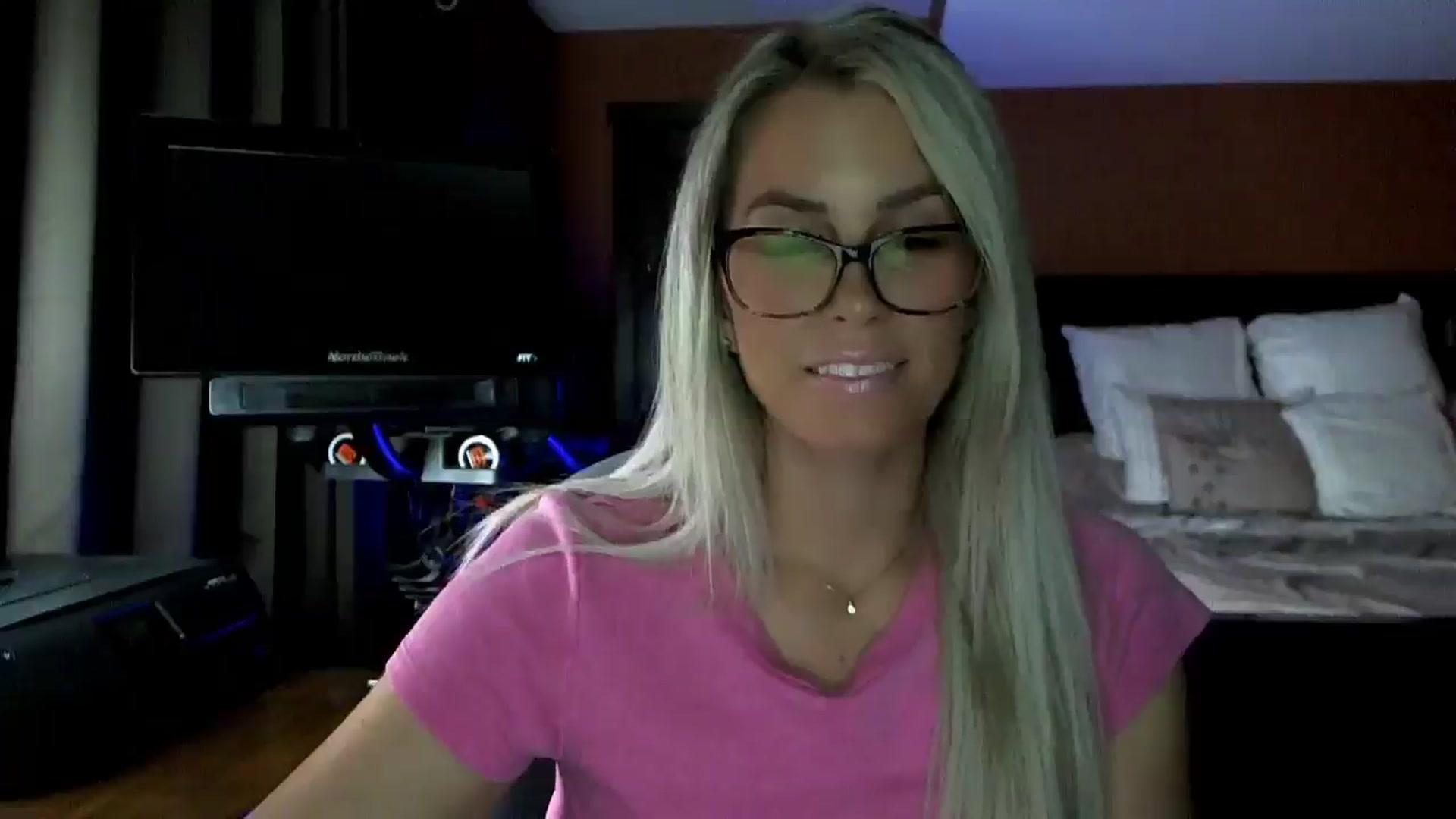 Gallery image thumbnail from Cora9's myfreecams stream on, 10/15/2025, 04:55 image 18 of 20