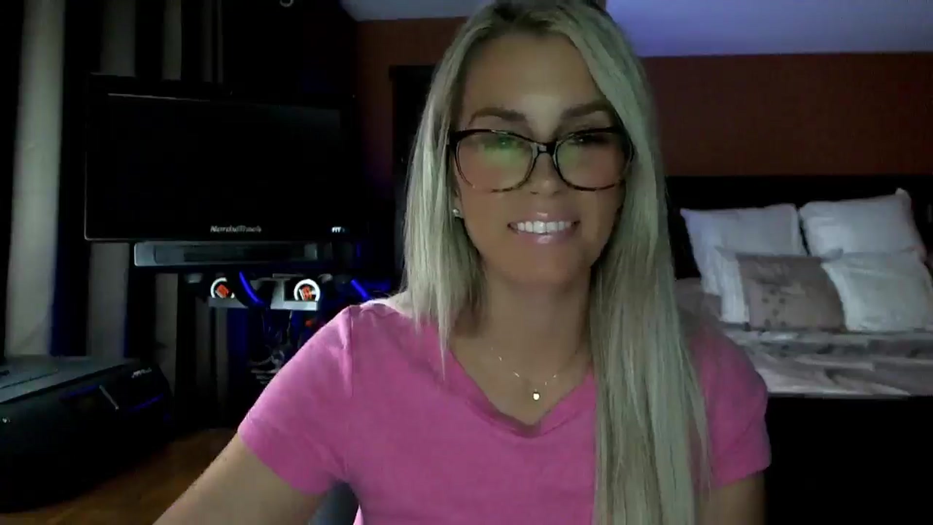 Gallery image thumbnail from Cora9's myfreecams stream on, 10/15/2025, 04:55 image 9 of 20