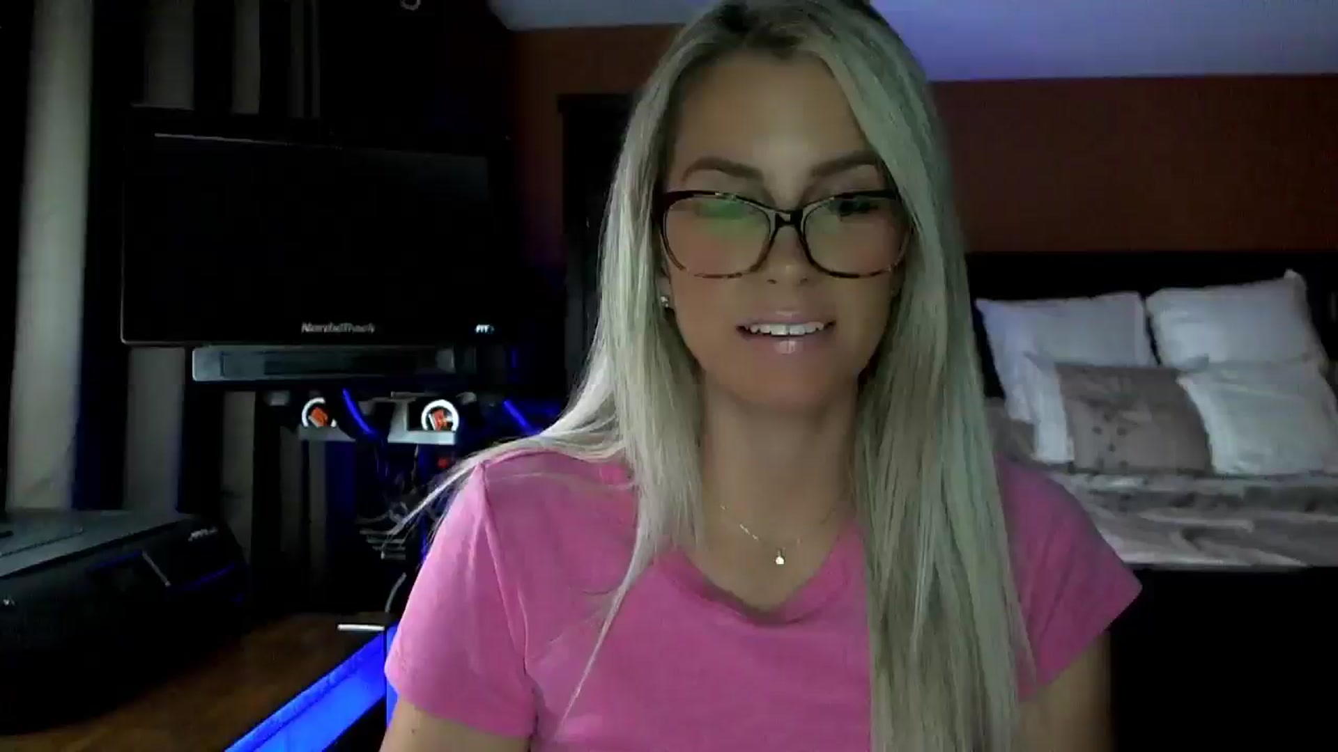 Gallery image thumbnail from Cora9's myfreecams stream on, 10/15/2025, 04:55 image 13 of 20