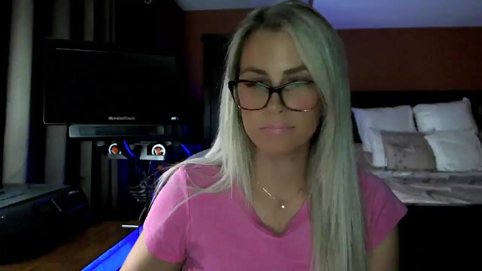 Gallery image thumbnail from Cora9's myfreecams stream on, 10/15/2025, 04:55 image 20 of 20
