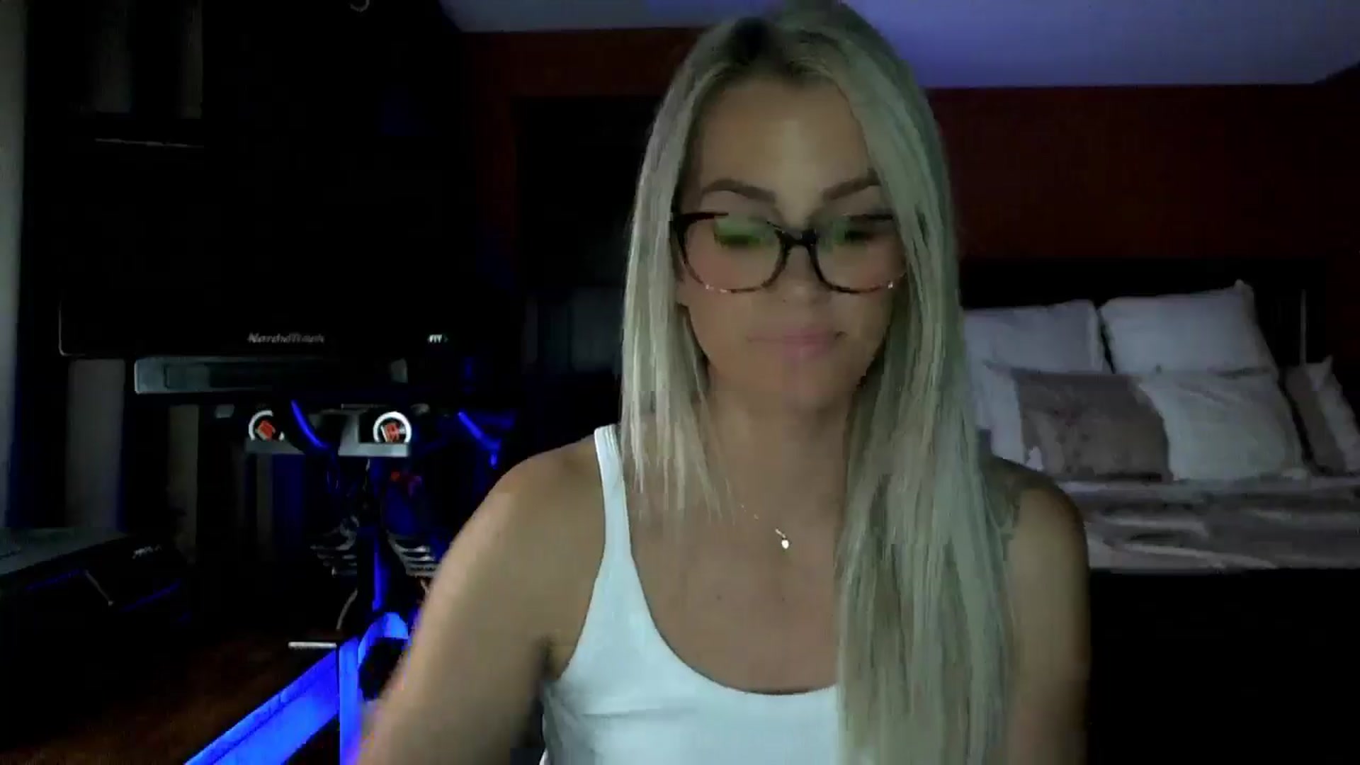 Gallery image thumbnail from Cora9's myfreecams stream on, 10/16/2025, 05:03 image 19 of 20
