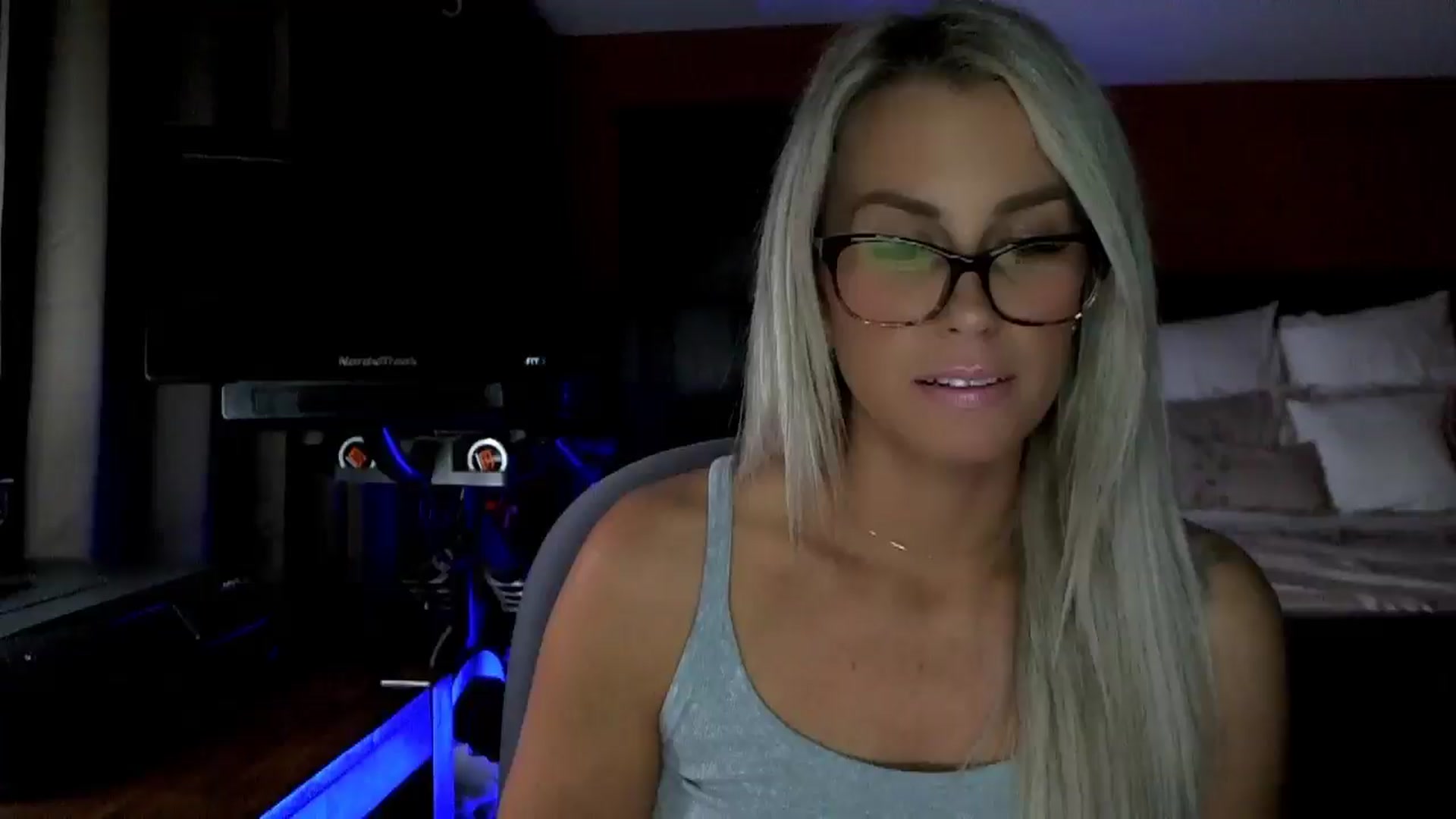 Gallery image thumbnail from Cora9's myfreecams stream on, 10/29/2025, 04:19 image 19 of 20