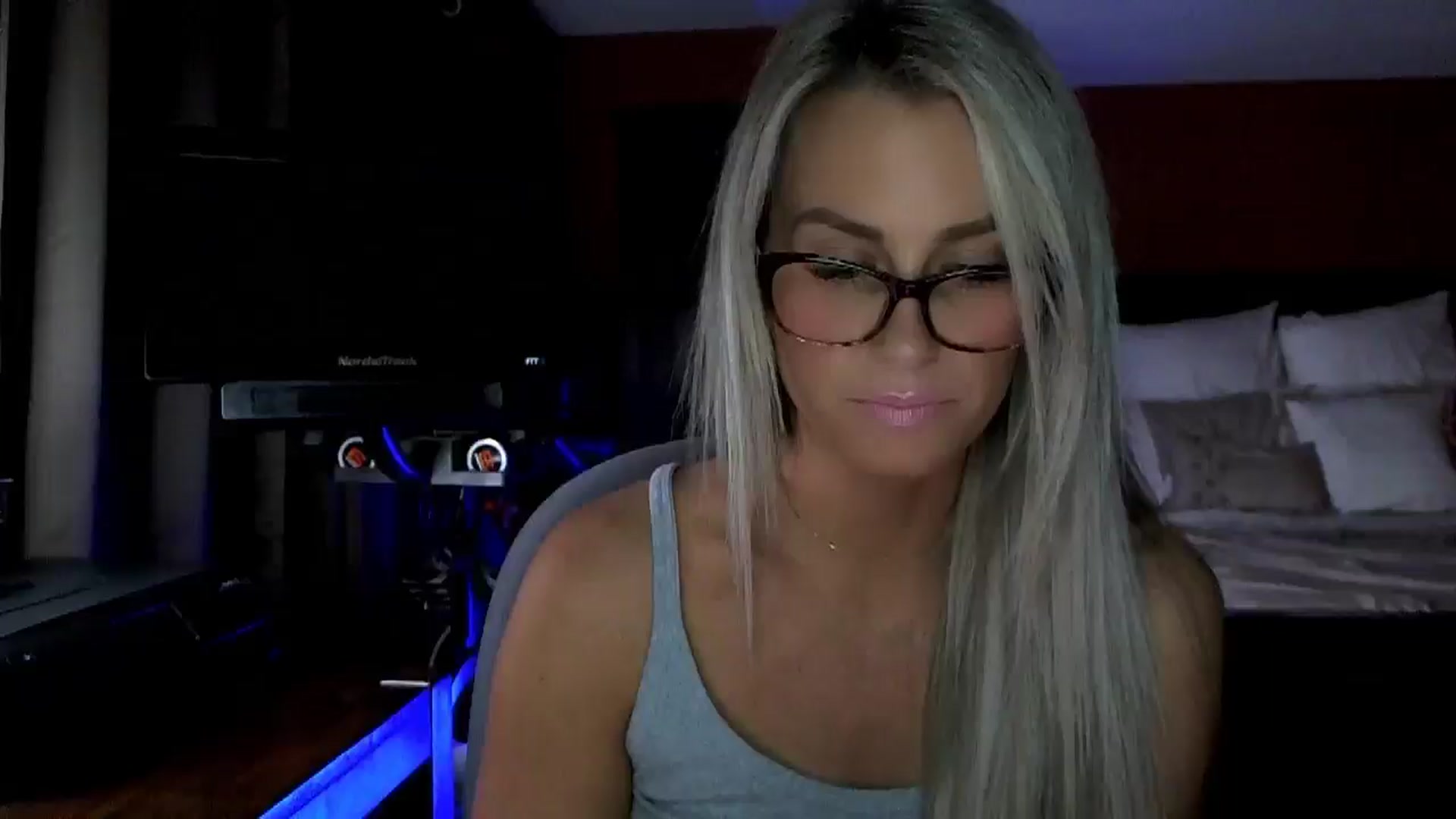 Gallery image thumbnail from Cora9's myfreecams stream on, 10/29/2025, 04:19 image 9 of 20