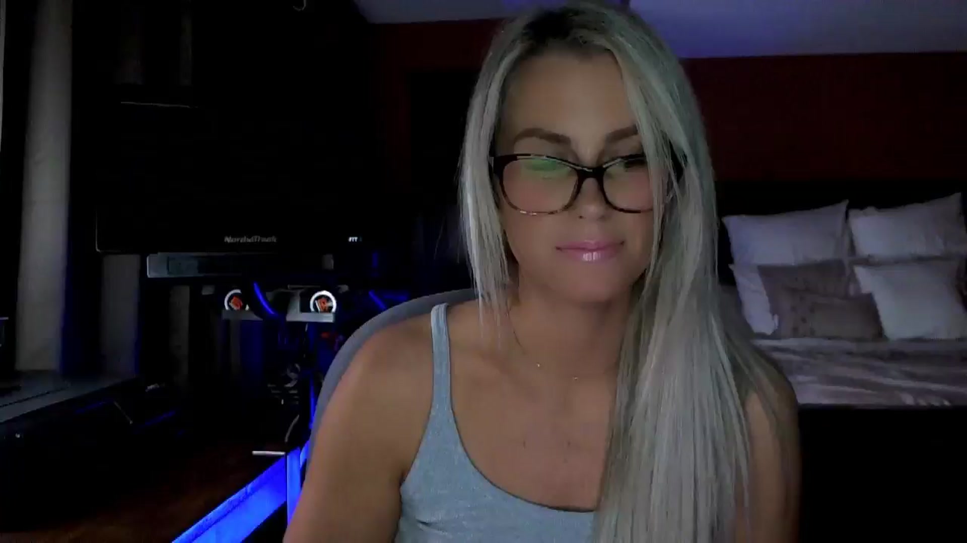Gallery image thumbnail from Cora9's myfreecams stream on, 10/29/2025, 04:19 image 5 of 20