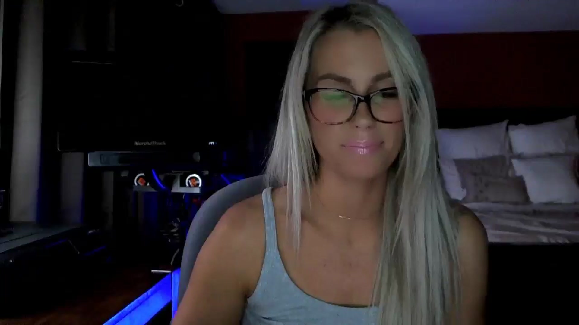Gallery image thumbnail from Cora9's myfreecams stream on, 10/29/2025, 04:19 image 13 of 20