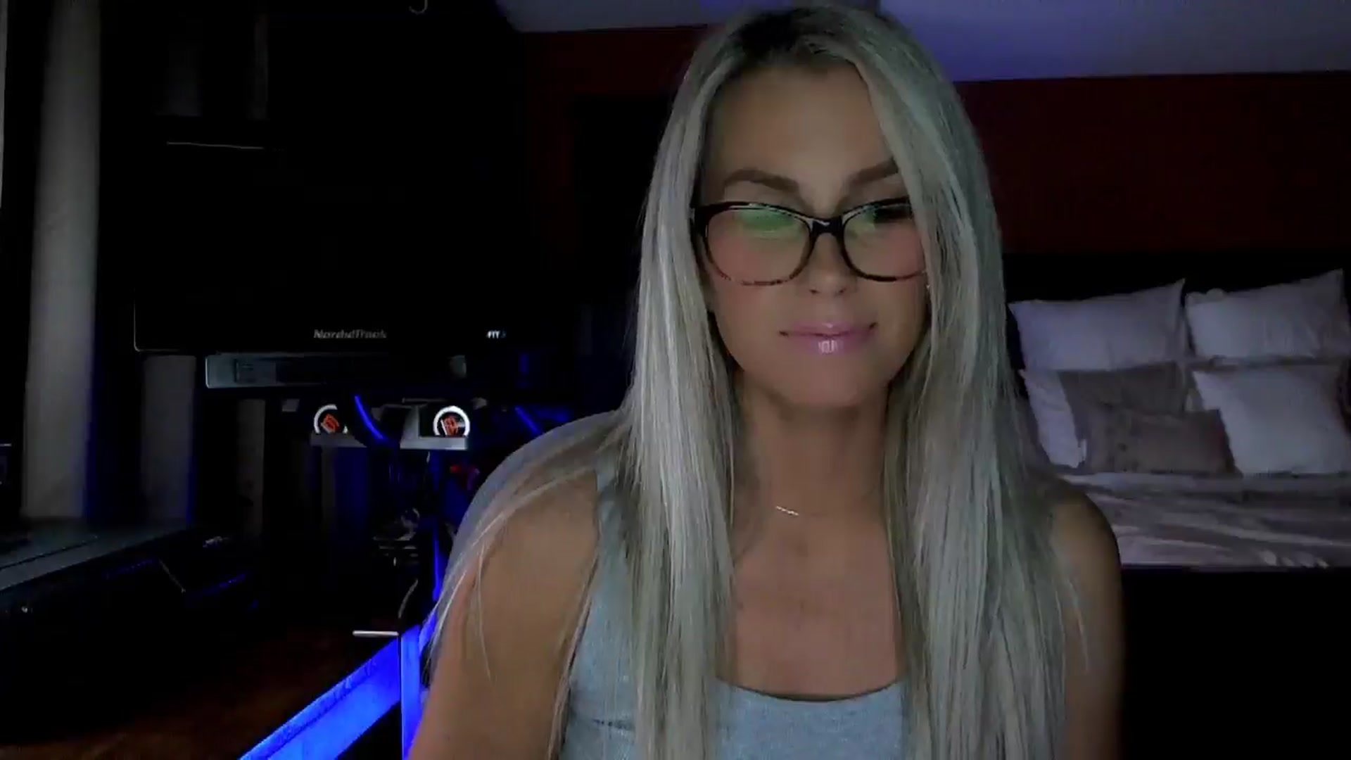 Gallery image thumbnail from Cora9's myfreecams stream on, 10/29/2025, 04:19 image 2 of 20