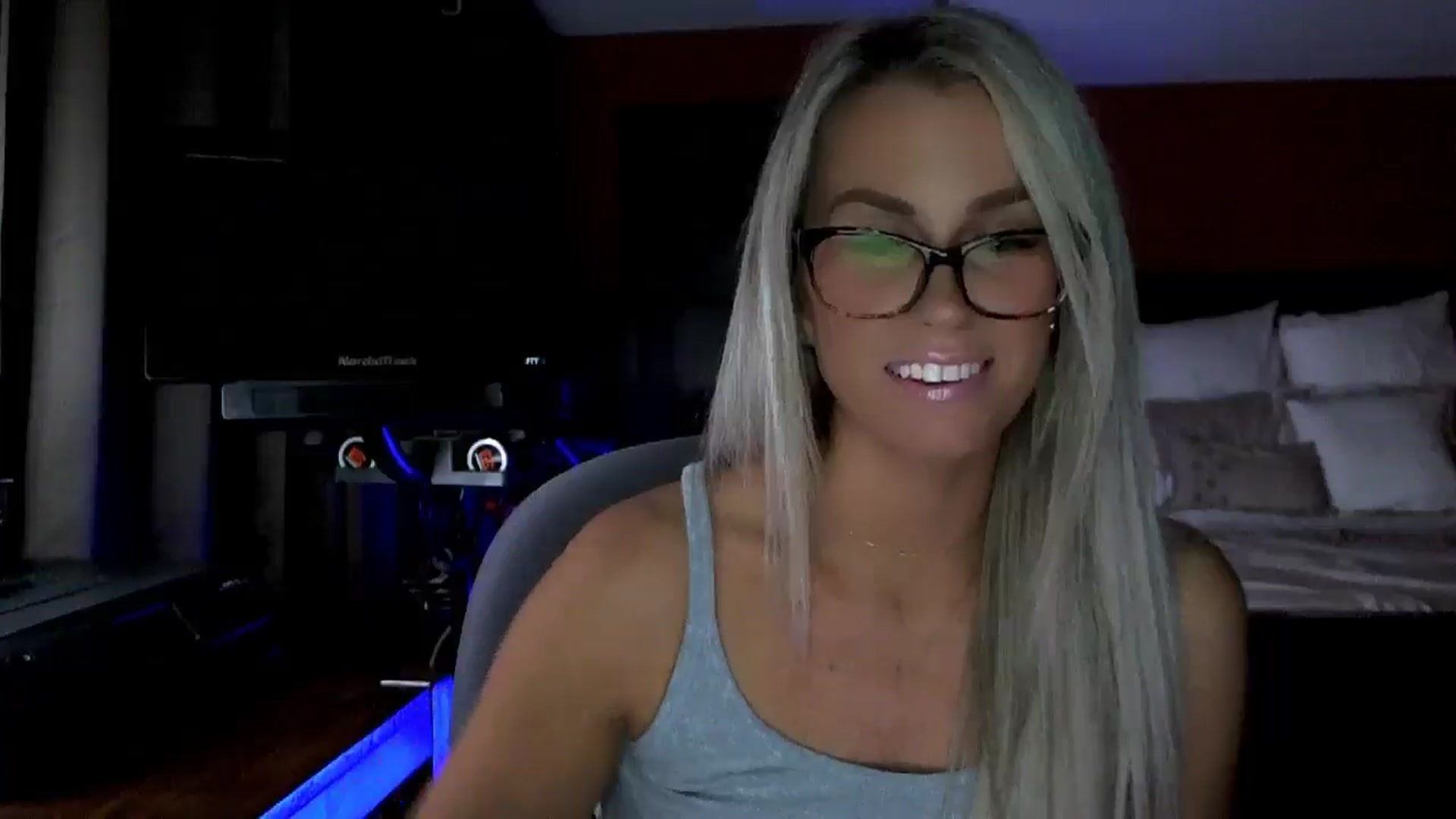 Gallery image thumbnail from Cora9's myfreecams stream on, 10/29/2025, 04:19 image 14 of 20