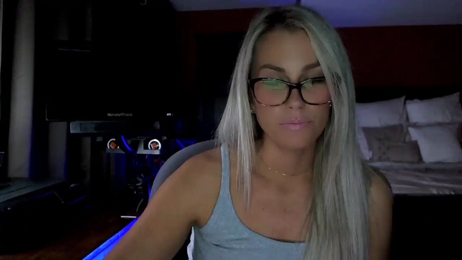 Gallery image thumbnail from Cora9's myfreecams stream on, 10/29/2025, 04:19 image 17 of 20