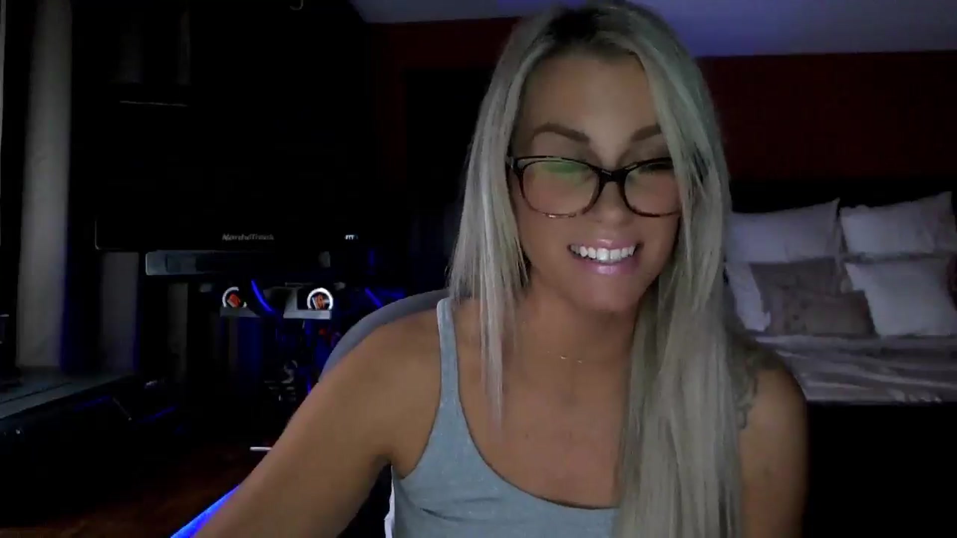 Gallery image thumbnail from Cora9's myfreecams stream on, 10/29/2025, 04:19 image 12 of 20