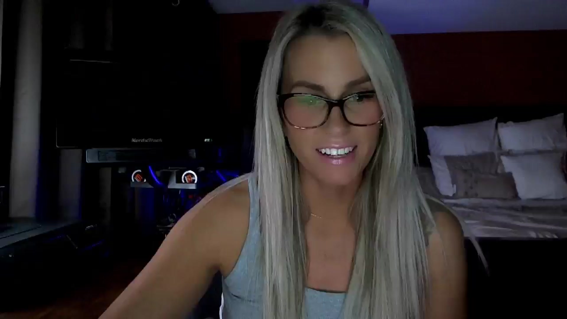 Gallery image thumbnail from Cora9's myfreecams stream on, 10/29/2025, 04:19 image 1 of 20