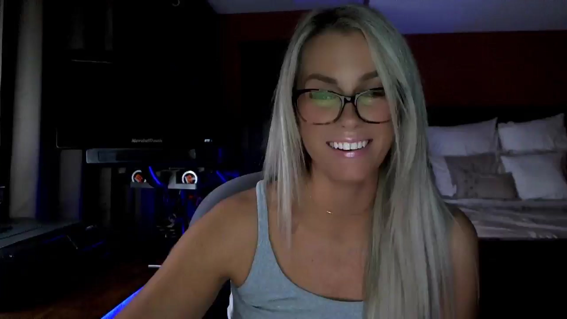 Gallery image thumbnail from Cora9's myfreecams stream on, 10/29/2025, 04:19 image 11 of 20