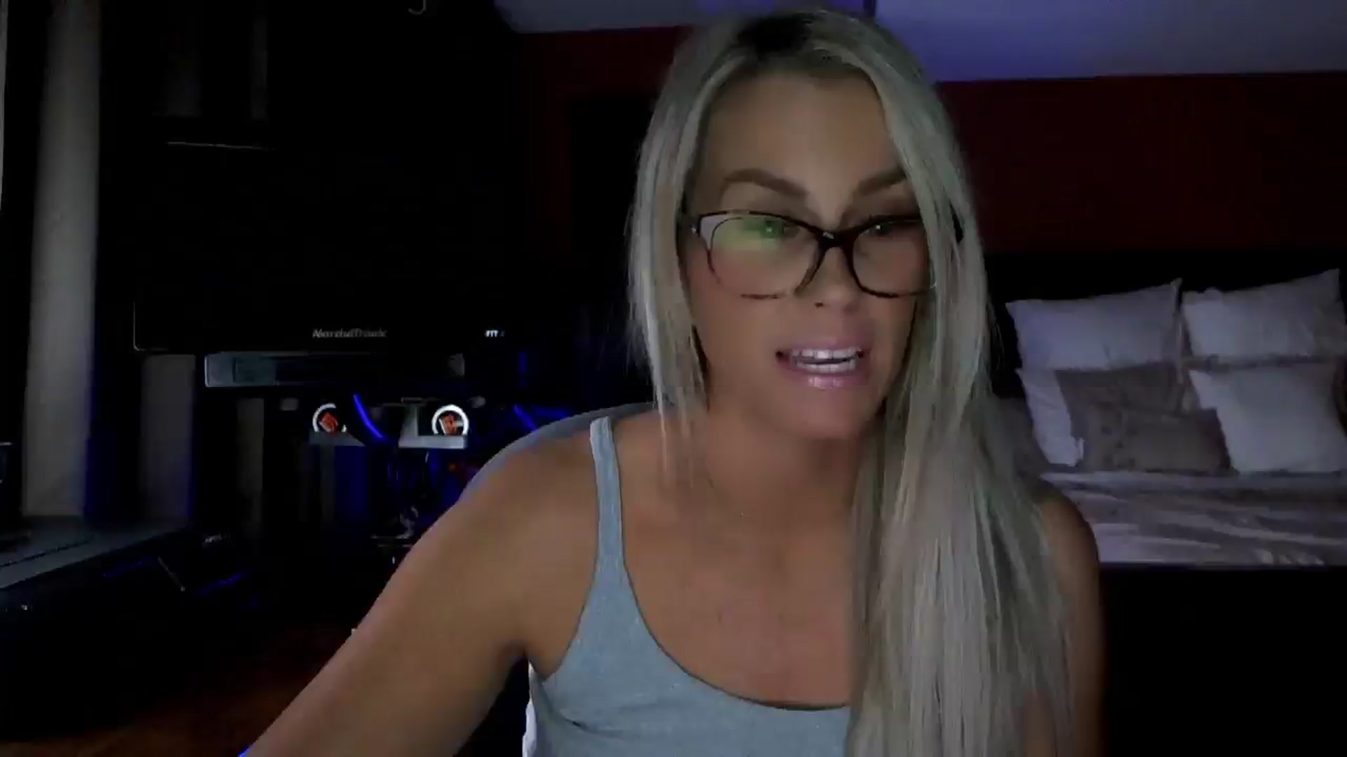 Gallery image thumbnail from Cora9's myfreecams stream on, 10/29/2025, 04:19 image 4 of 20