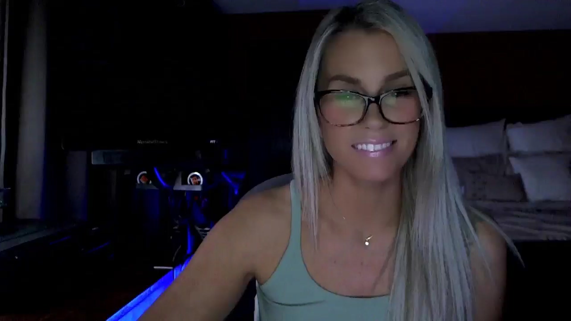 Gallery image thumbnail from Cora9's myfreecams stream on, 10/30/2025, 04:53 image 6 of 20
