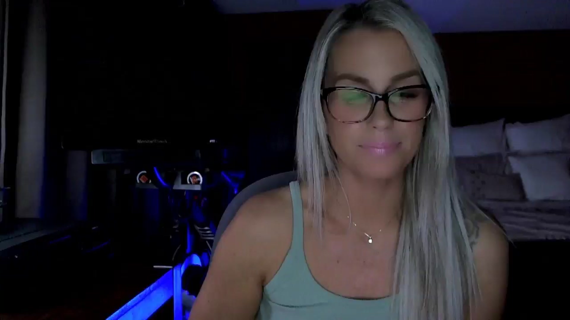 Gallery image thumbnail from Cora9's myfreecams stream on, 10/30/2025, 04:53 image 1 of 20