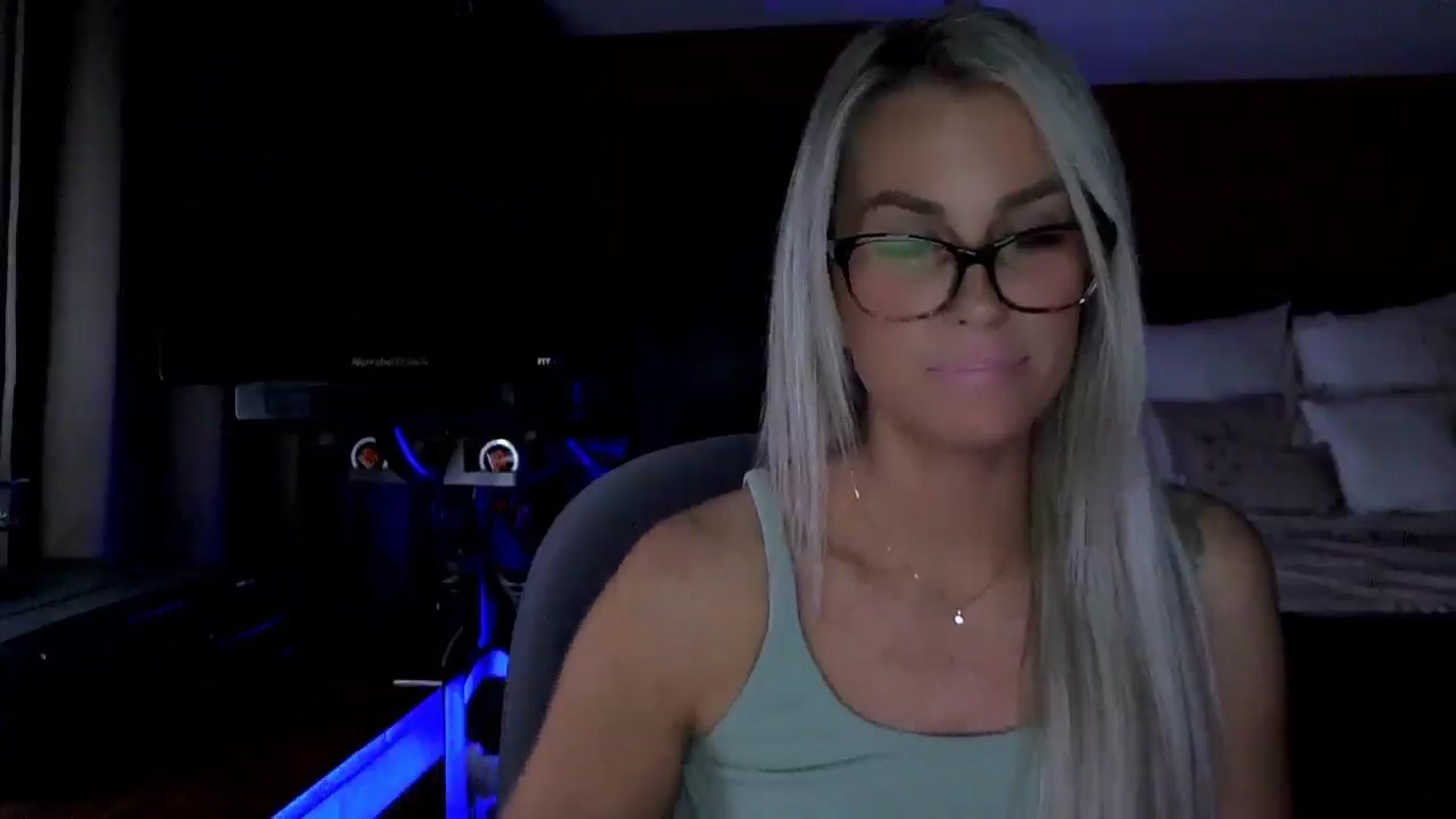 Gallery image thumbnail from Cora9's myfreecams stream on, 10/30/2025, 04:53 image 15 of 20