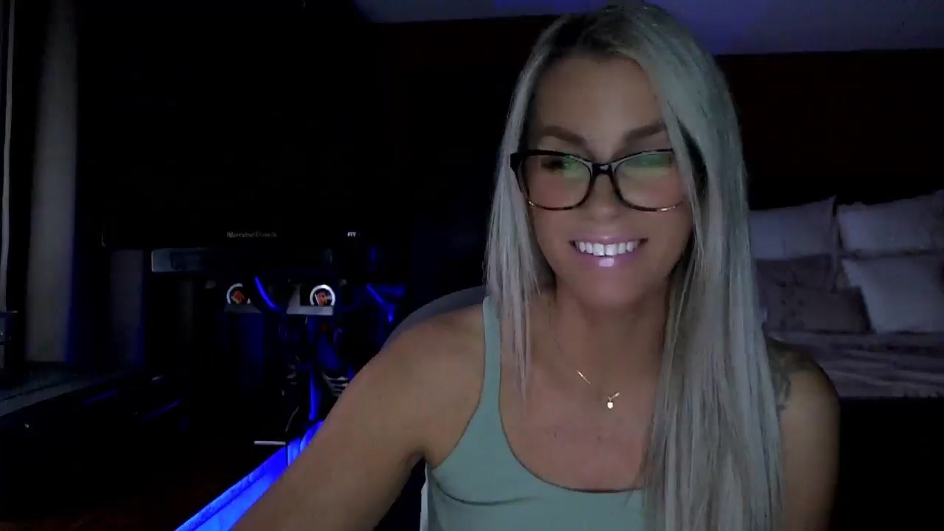 Gallery image thumbnail from Cora9's myfreecams stream on, 10/30/2025, 04:53 image 5 of 20