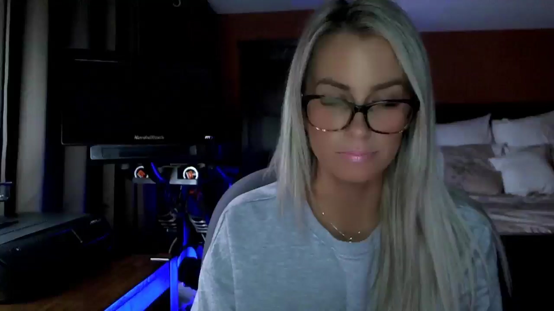 Gallery image thumbnail from Cora9's myfreecams stream on, 10/31/2025, 05:03 image 19 of 20