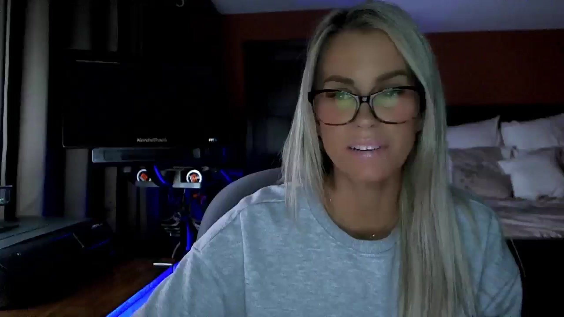 Gallery image thumbnail from Cora9's myfreecams stream on, 10/31/2025, 05:03 image 3 of 20