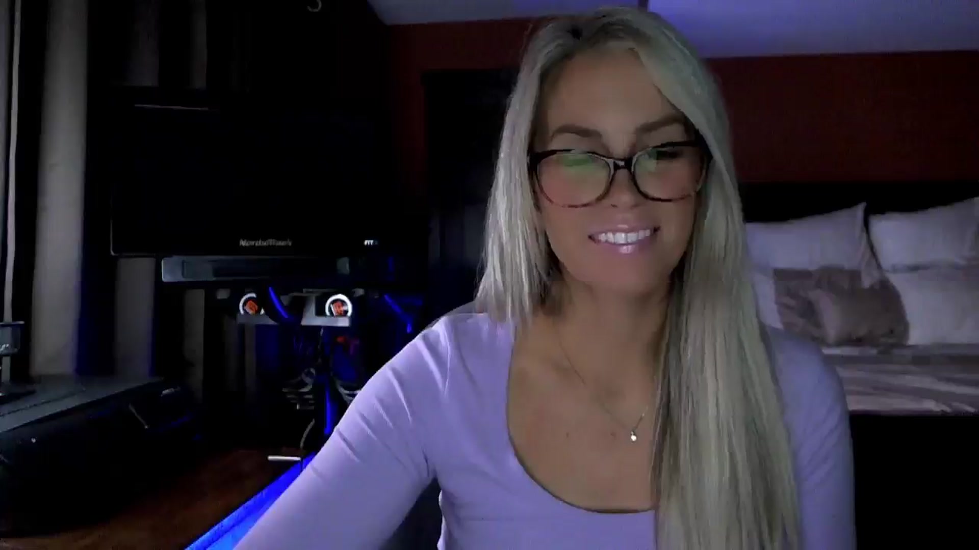 Gallery image thumbnail from Cora9's myfreecams stream on, 11/11/2025, 06:12 image 17 of 20