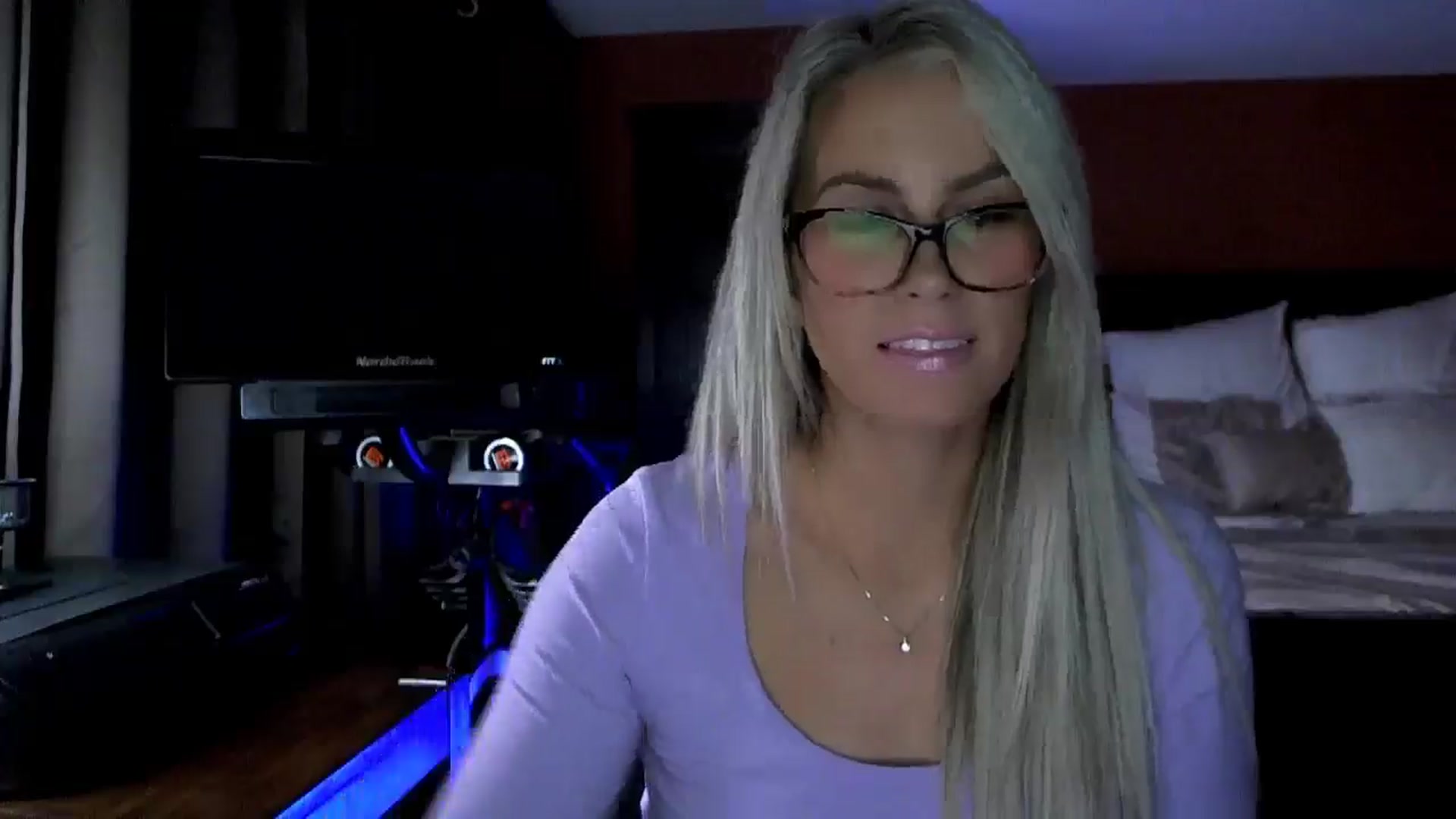 Gallery image thumbnail from Cora9's myfreecams stream on, 11/11/2025, 06:12 image 12 of 20