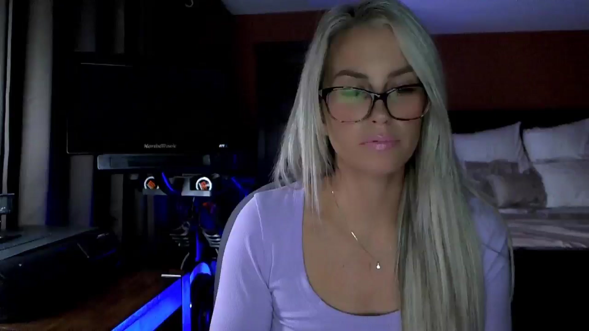 Gallery image thumbnail from Cora9's myfreecams stream on, 11/11/2025, 06:12 image 6 of 20