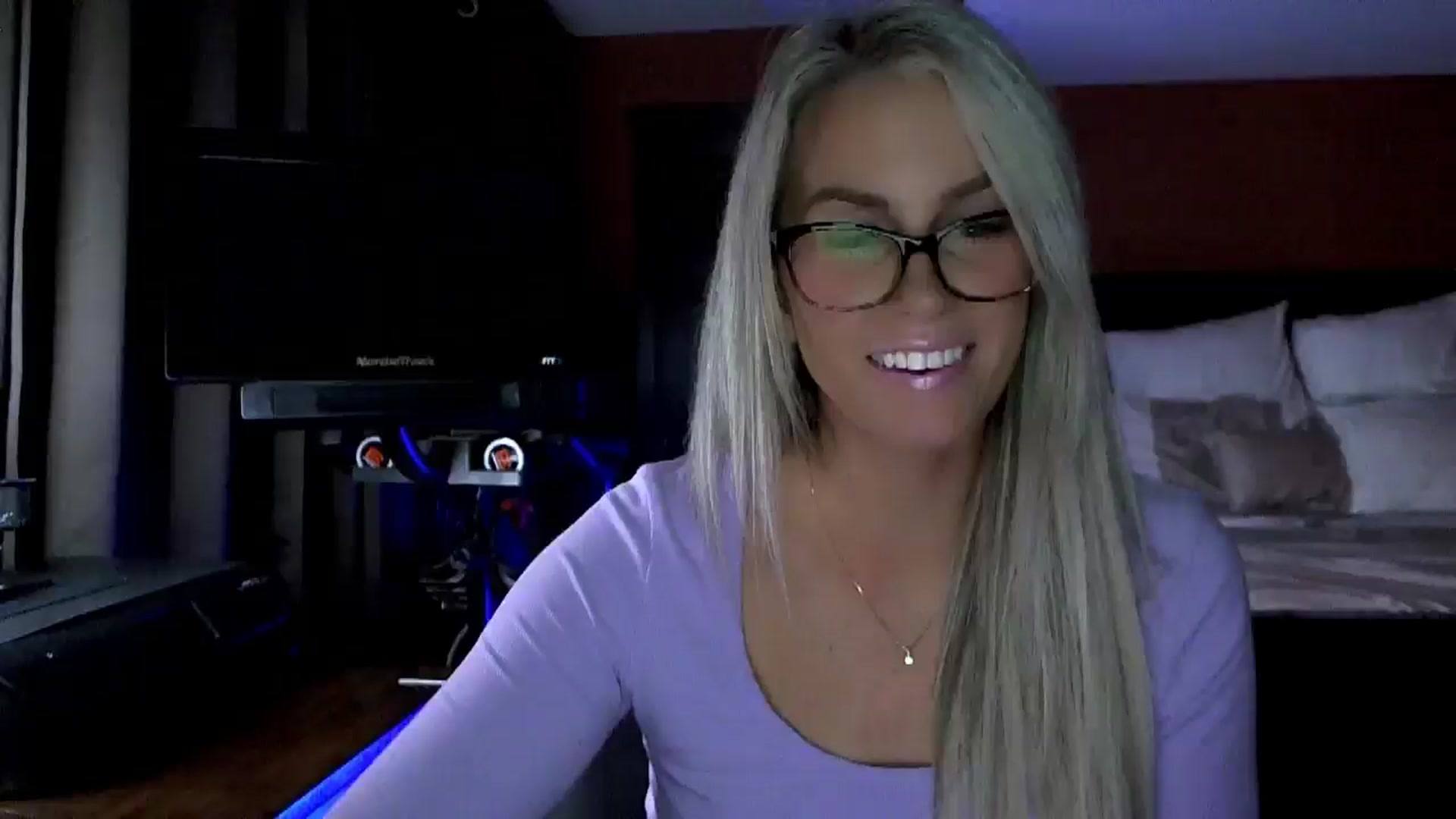 Gallery image thumbnail from Cora9's myfreecams stream on, 11/11/2025, 06:12 image 9 of 20